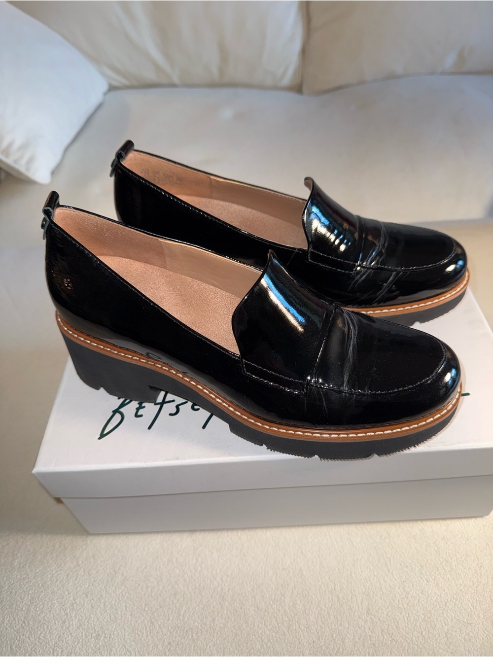 Naturalizer Women's Darry glossy black patent leather lug-sole loafers